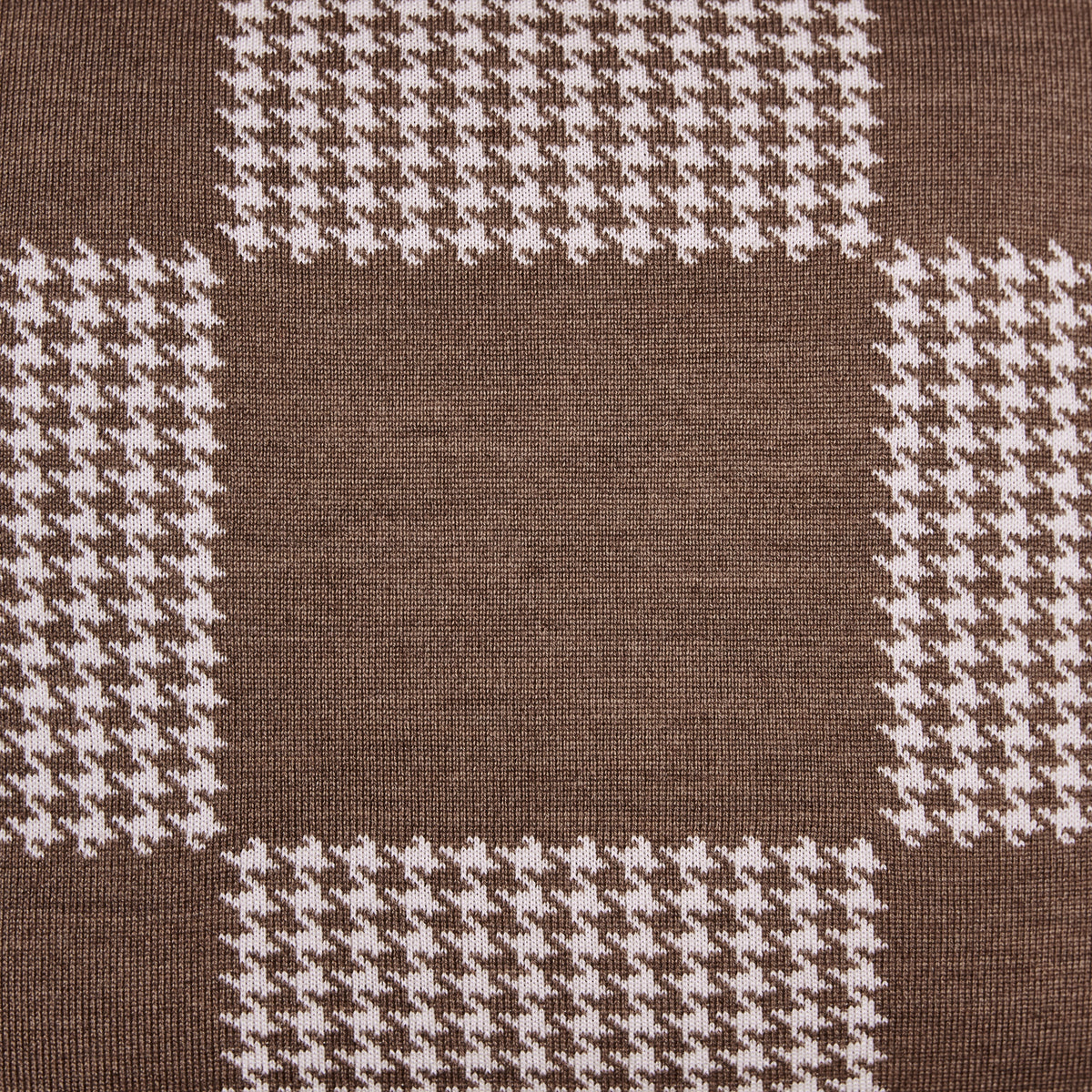 Squared Patch Houndstooth Sand Brown and Seashell White Cushion